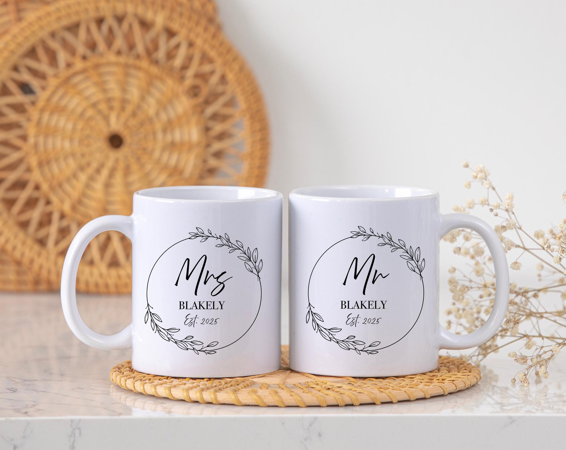 Personalised mr and mrs EST wreath wedding mugs gift, Wedding couple gift favours, Personalised couple mugs, Personalised wedding couple mug