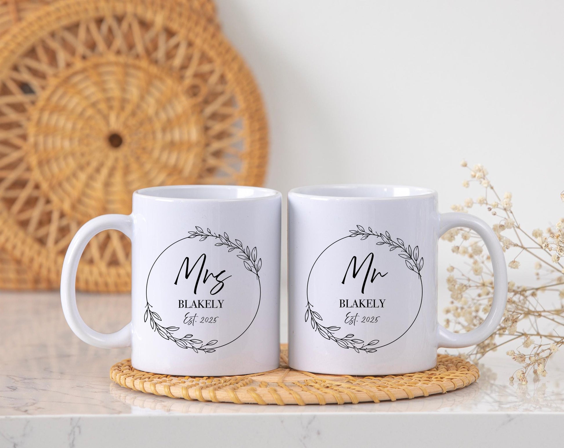 Personalised mr and mrs EST wreath wedding mugs gift, Wedding couple gift favours, Personalised couple mugs, Personalised wedding couple mug