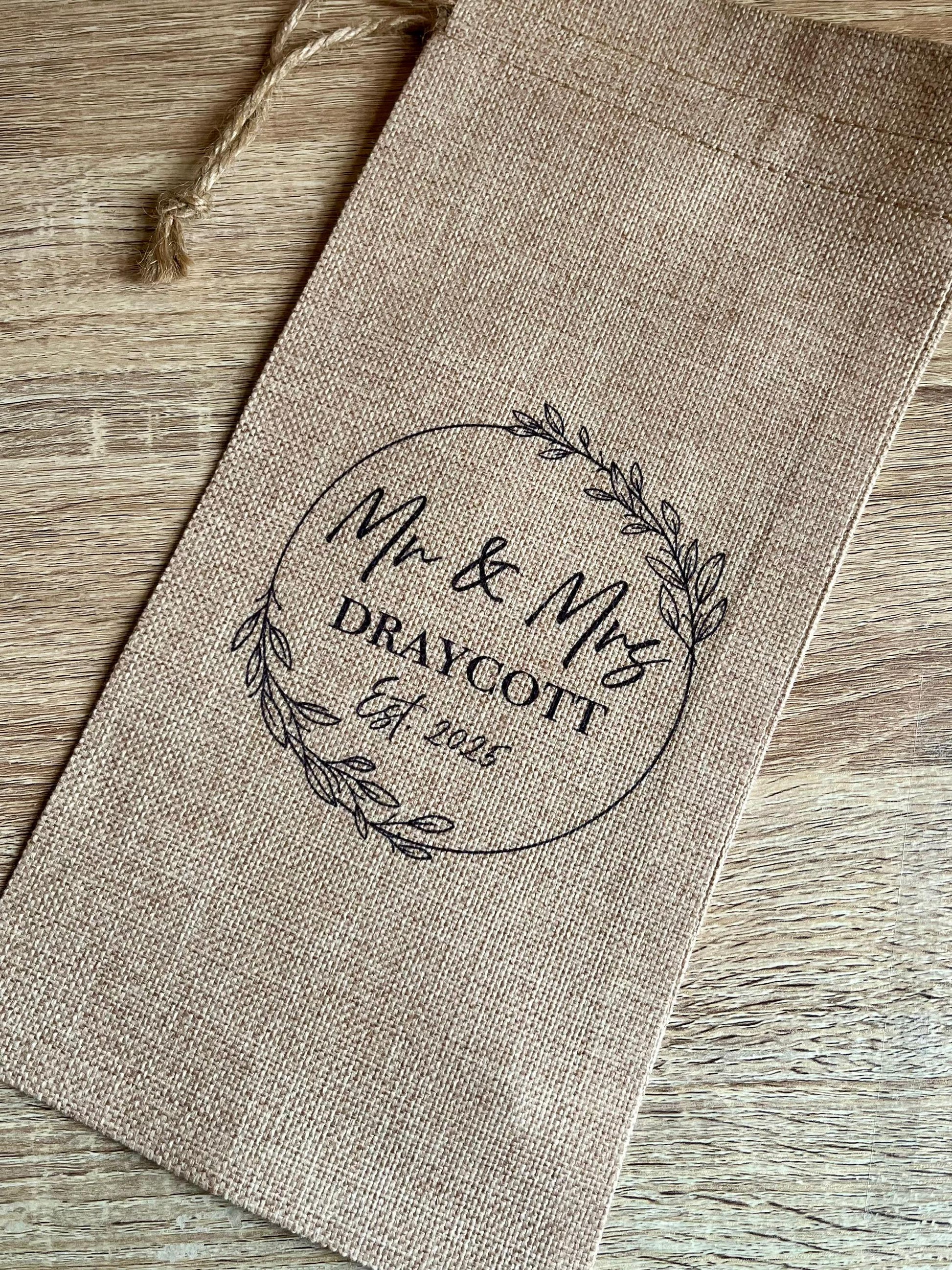 Personalised mr and mrs EST wreat wine bag holder , Wedding couple gift wine bag holder gift ,  Couple wine bag ,  Wedding couple wine bag